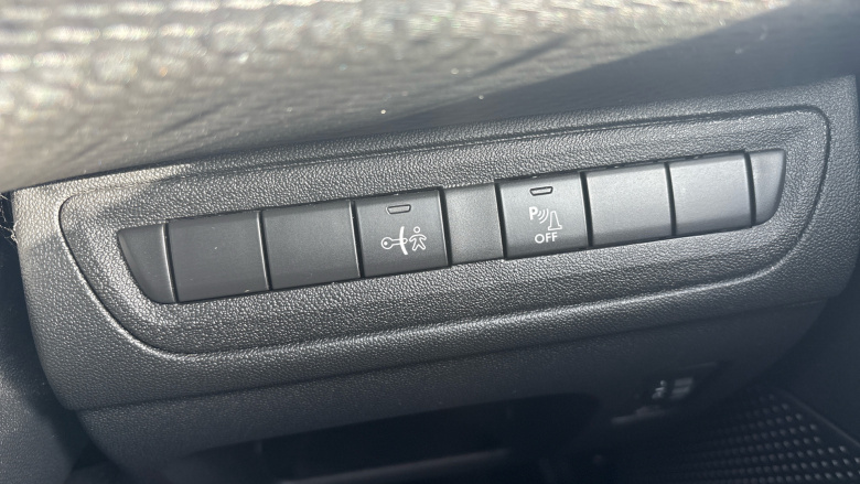 Peugeot 208 1.2 PureTech 82 Allure 5dr Petrol Hatchback